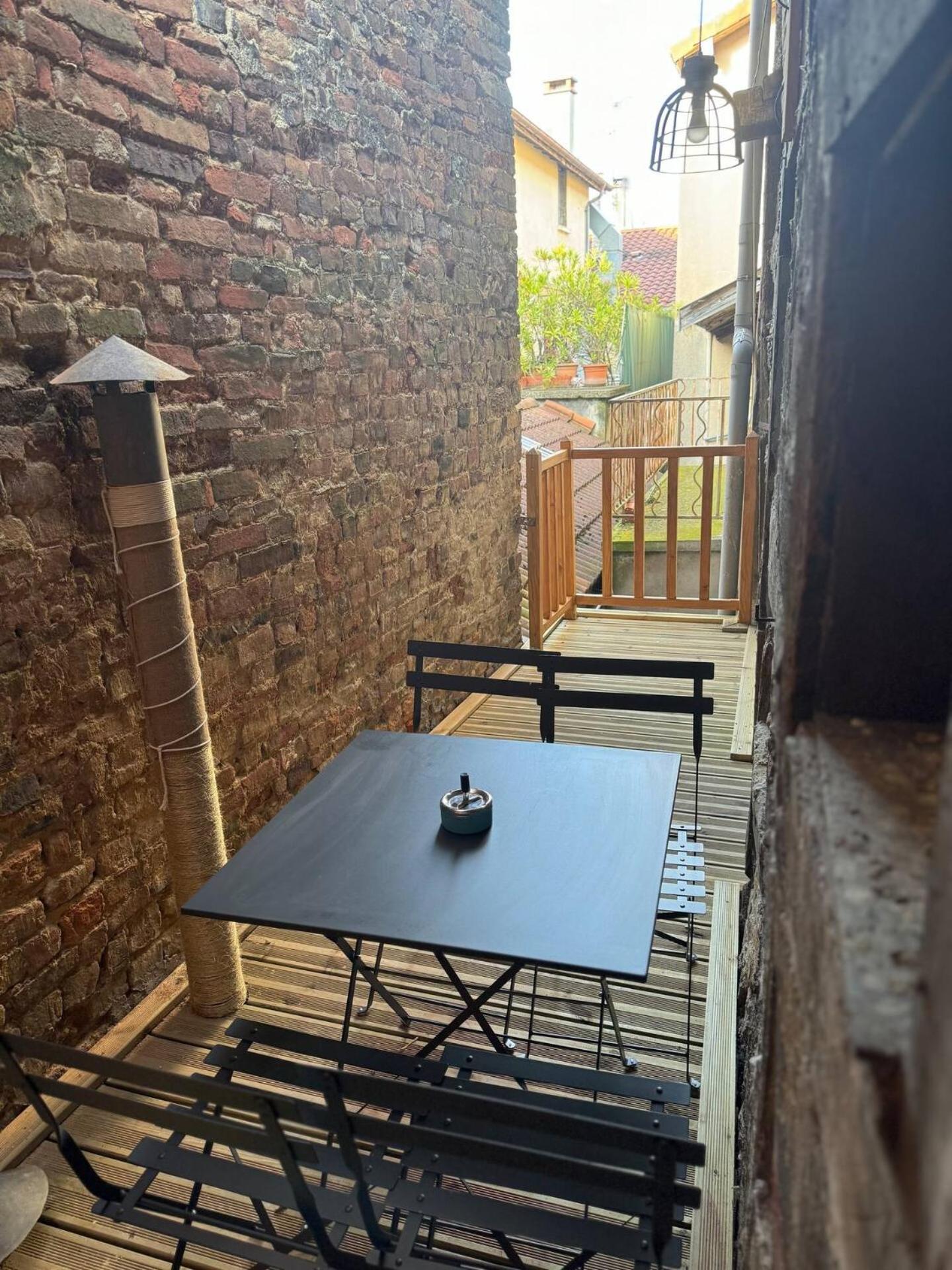 Les Chambres Tonics Montrevel-en-Bresse Exterior photo